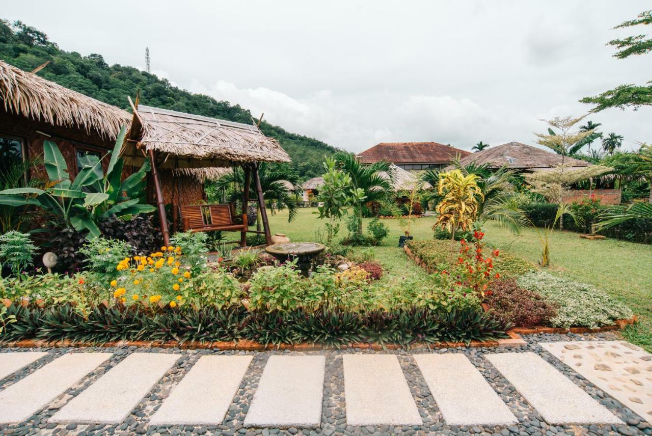 Bambu Getaway Apartamento Kuah Exterior foto